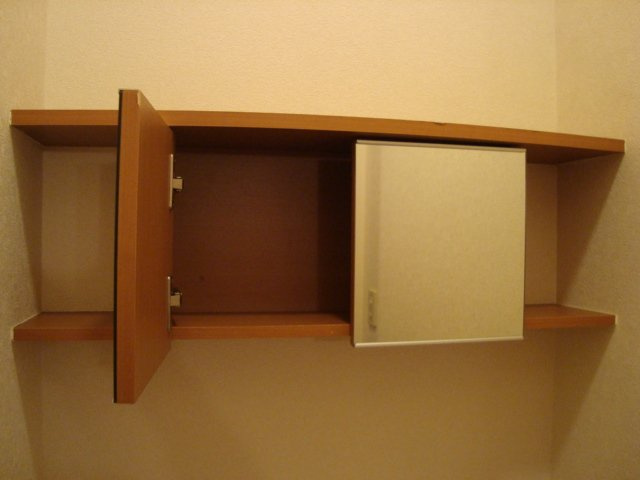 シャルトルⅠの内装|トイレ戸棚