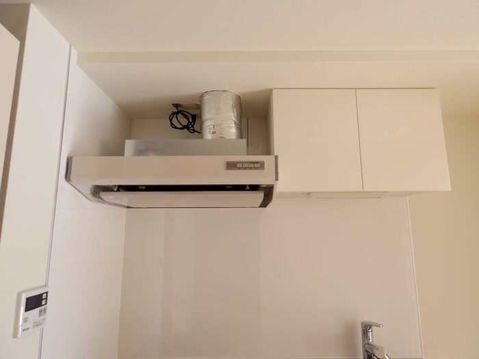 エキスポコンフォート Ⅱのキッチン|キッチン吊り戸棚(建設中)