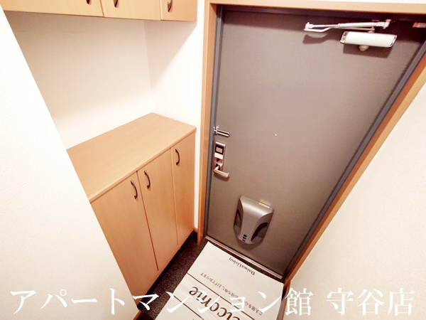 リバーフィールドの玄関