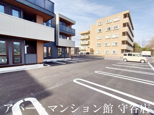 ベルグランデの駐車場