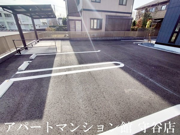 ベルグランデの駐車場