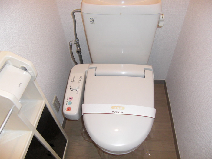 イーグルガーデン ＡＢのトイレ|温水洗浄便座