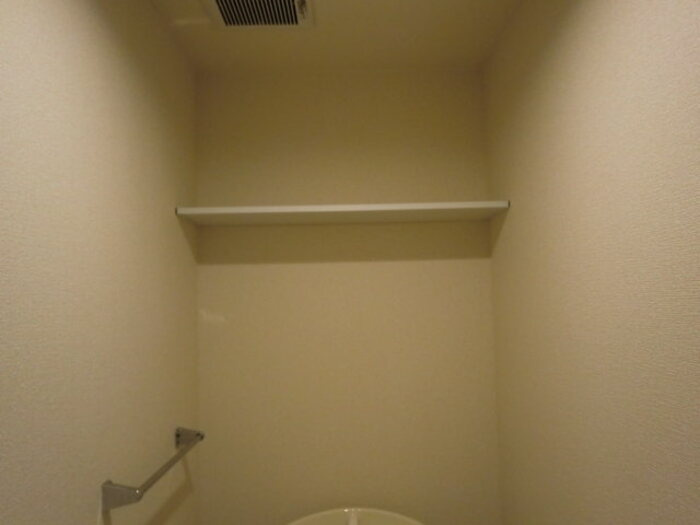 フェニーチェ Bのトイレ|トイレ収納棚