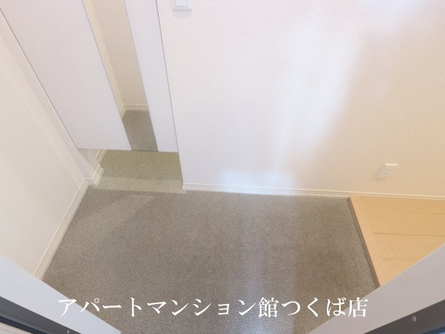 プリムヴェール二の宮の玄関