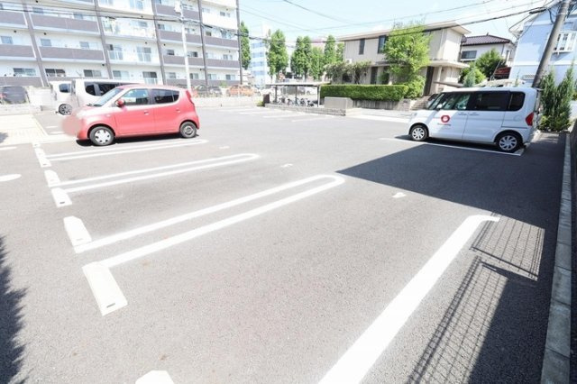プリムヴェール二の宮の駐車場|駐車場