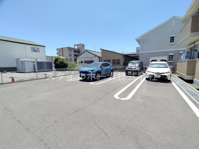 ソシエ B棟の駐車場