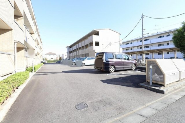 クレッセントの駐車場|駐車場