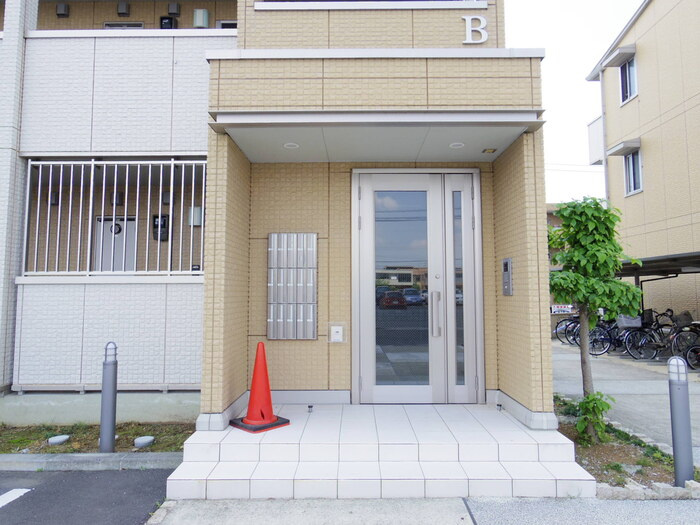 エミネンスＭ Bのエントランス|オートロックエントランス