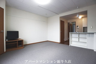 【居間・リビング】 | レオパレスエミネンス | 画像3