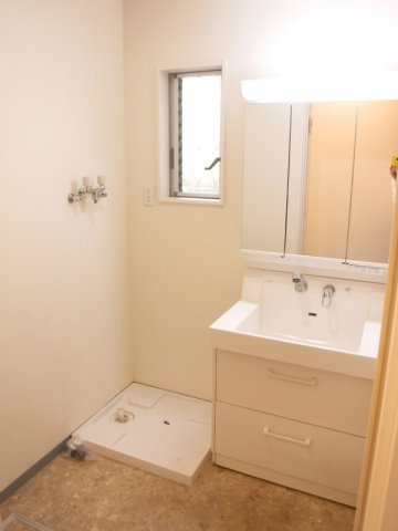堀切3丁目貸住宅の独立洗面台