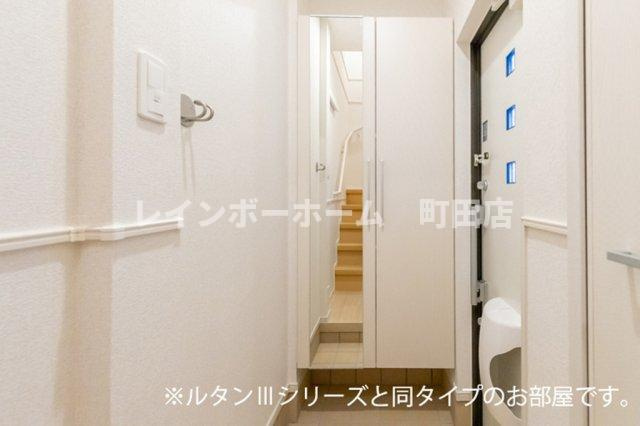 フォンテーヌ５※初期費用分割あと払いサービス利用可能物件の玄関