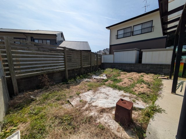 新浜町戸建ての庭|お庭の付いた物件です