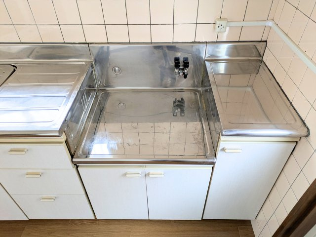 高岡町戸建てのキッチン|お料理しやすいキッチンです