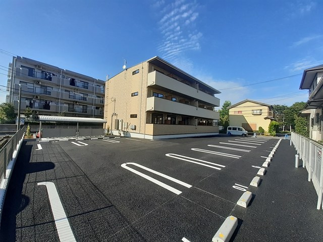 ララ・ハイレジデンスの駐車場