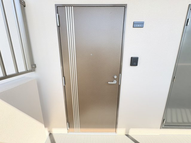 リベール大津の玄関