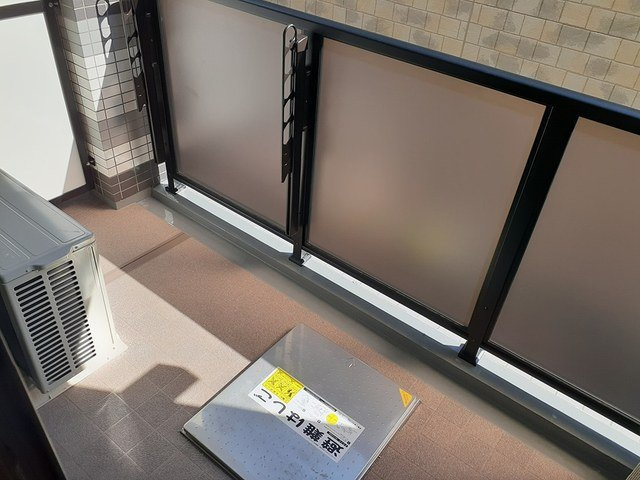 外からの目が気にならないバルコニーで洗濯物が干せます