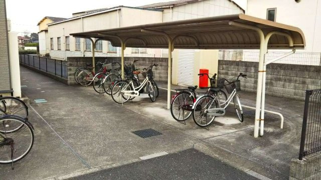 レオパレスエントピアのその他|駐輪場