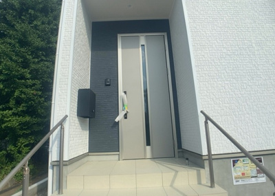 【防犯設備】 | 平町新築戸建 | 当然のことではありますが、オートロックやセンサーライト、ホームセキュリティーなどの防犯設備があれば、小さいお子様がいるご家庭も安心ですよね！まず物件購入の際は、防犯設備もチェックするようにしましょう。