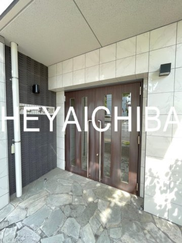 アローネ浅草のエントランス