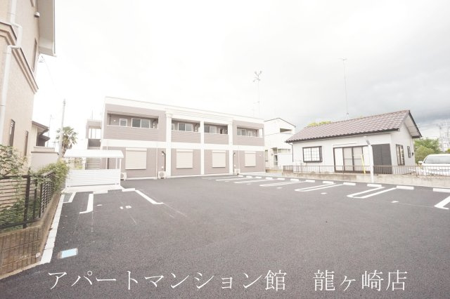 ブランシュ　フルールARの駐車場