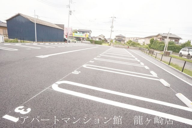 アンソレイユ26の駐車場