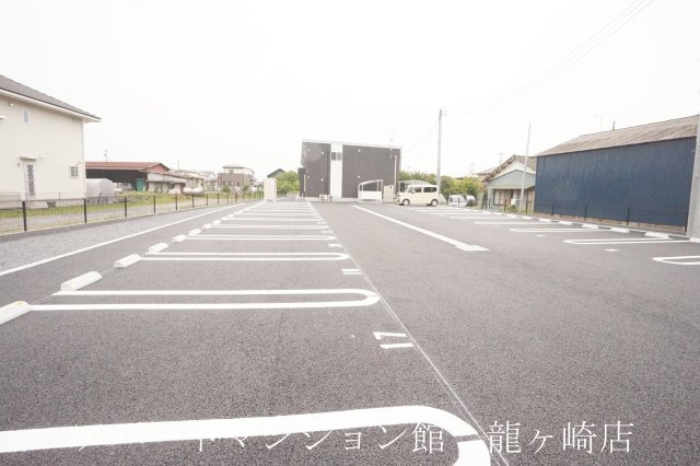アンソレイユ26の駐車場