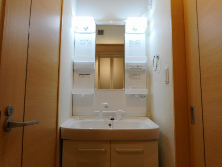 サンリット・ガーデンⅡの独立洗面台|洗面所