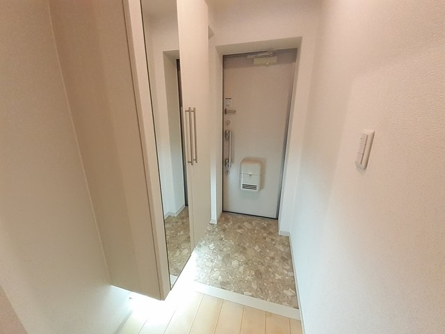 ガーデン　ヴィオラの玄関