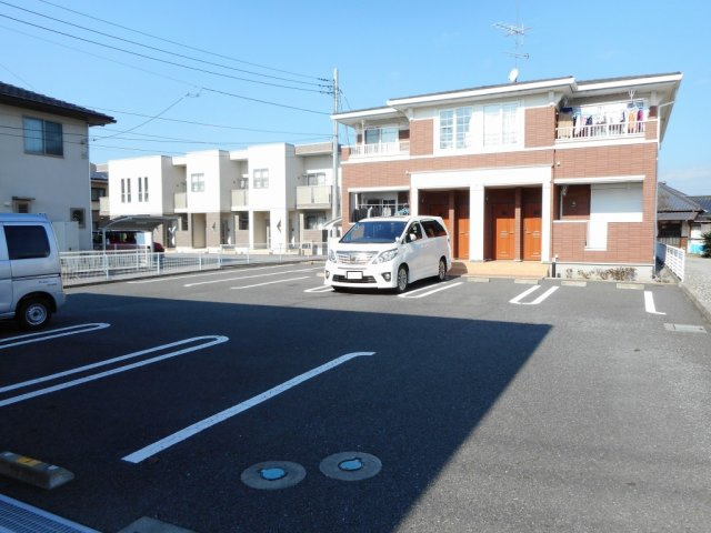リナージュＡの駐車場|駐車場