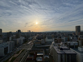 【展望】 | ジオタワー新町 | 【物件からの展望】高層階南西角部屋から大阪の景色が一望できます！