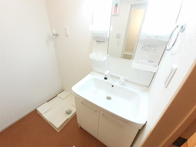 アイレジデンス　Ⅰ番館の独立洗面台|洗面所