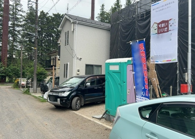 【前面道路含む現地写真】 | 大野台新築戸建 | お持ちの車種によっては前面道路が広い方が便利でしょう。しかし、前面道路が広ければその分交通量が多くなるため、騒音などが気になる場合があります。実際に現地を見学し、周辺交通量や騒音などを確認しましょう！
