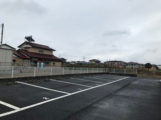 【駐車場】 | レオパレスレジデンス霞ヶ岡 | 画像9
