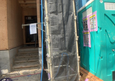 【発電・温水設備】 | 東原新築戸建 | 省エネ給湯器とは従来型の給湯器より熱効率が高く、少ない燃料でたくさんのお湯を沸かすことが出来る高効率な給湯器のことを指します。また、省エネ給湯器には種類があり、利便性や効果なども様々です。