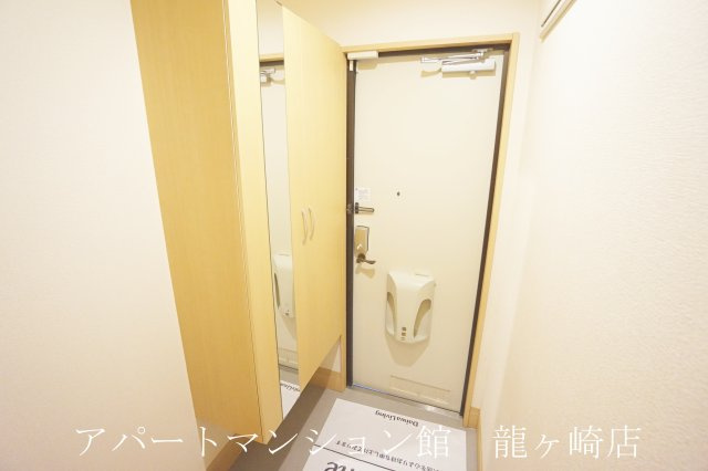 Cerejeira（セレシェイラ） Aの玄関
