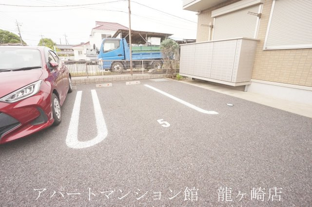 Cerejeira（セレシェイラ） Bの駐車場