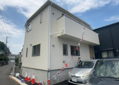 【外観】 | 栗原中央新築戸建 | ついに完成致しました！現地をご見学に行く際は、道路の幅や周辺の交通量、施設などをご確認頂くことをおすすめします！物件の流れが早いため、内見をしたい方はお早めに当社営業までお問い合わせ頂きご予約下さい！