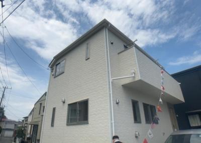 【構造・工法・仕様】 | 栗原中央新築戸建 | 木造住宅とは土台、壁、柱など建築物の強度を支える構造体の材に木が使用されている構造を指します。構造体は建物の自重を支えるだけではなく風圧や水圧、積裁荷重などあらゆる衝撃に耐えるための基礎です。