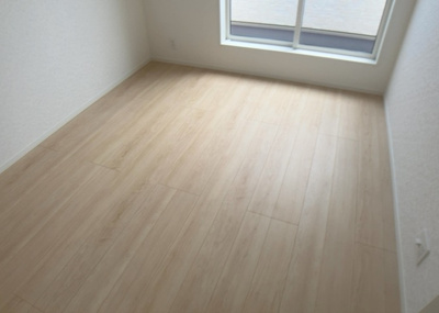 【子供部屋】 | 栗原中央新築戸建 | 子供が何人でも年齢によっては、受験時にしっかり壁のある個室があった方が良い場合もあります。難しい問題ですが、兄弟の人数や、性別や年齢差によって状況が異なりますので、数年後のこともしっかり考えましょう。