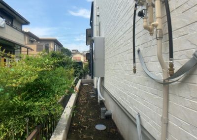 【発電・温水設備】 | 栗原中央新築戸建 | 省エネ給湯器とは従来型の給湯器より熱効率が高く、少ない燃料でたくさんのお湯を沸かすことが出来る高効率な給湯器のことを指します。また、省エネ給湯器には種類があり、利便性や効果なども様々です。