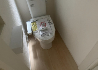 【トイレ】 | 栗原中央新築戸建 | トイレは大きさや形、機能、抗菌性などが異なる多種多彩なタイプが各メーカーから出ています。それぞれに良さがあるため、事前にどういったタイプのトイレがいいのかをご家庭内で決めて、内見に行くといいでしょう。