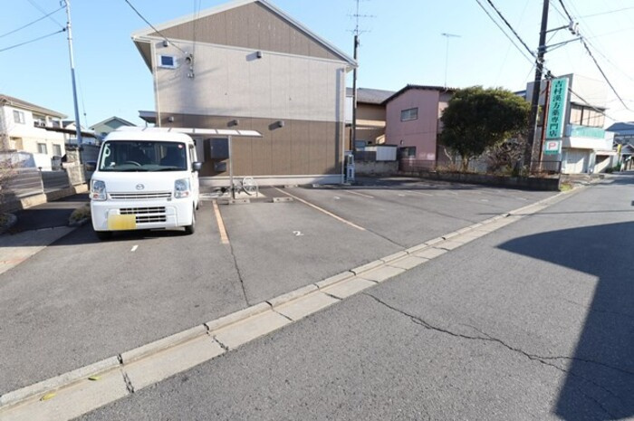 伊佐山ハイツの駐車場|駐車場