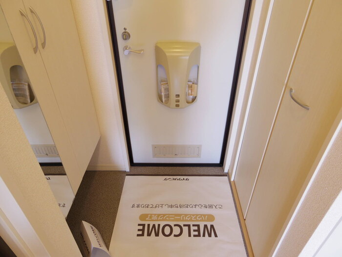 サニーフラットの玄関|シューズボックス