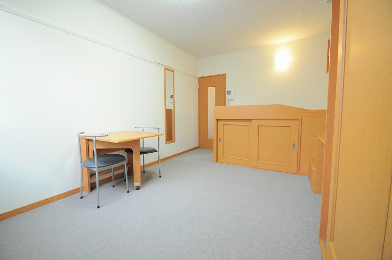 レオパレスルーチェの居間・リビング