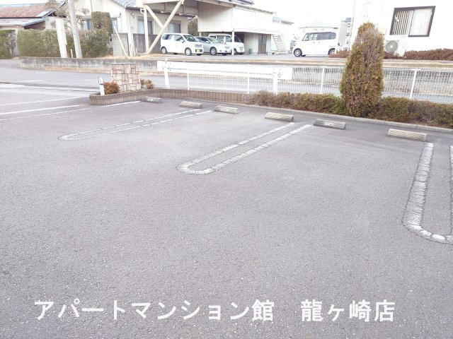さくらヒルズⅡの駐車場