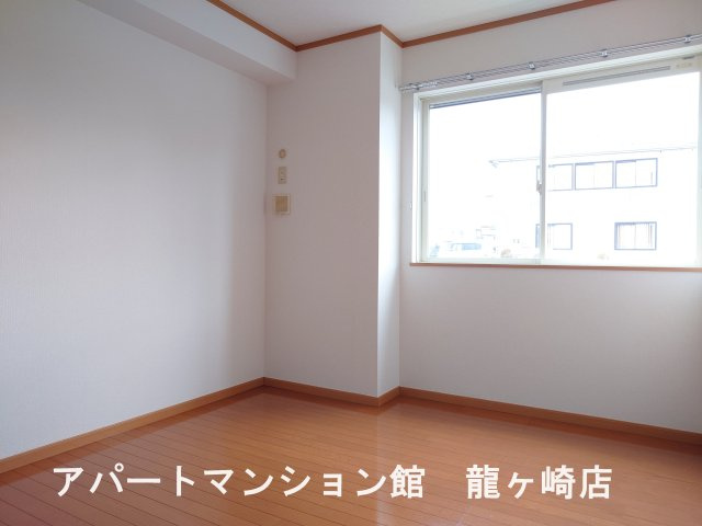 さくらヒルズⅡの洋室