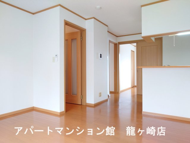 さくらヒルズⅡの居間・リビング|日当たり良好なリビング♪
