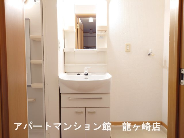 さくらヒルズⅡの独立洗面台|シャワードレッサー完備♪