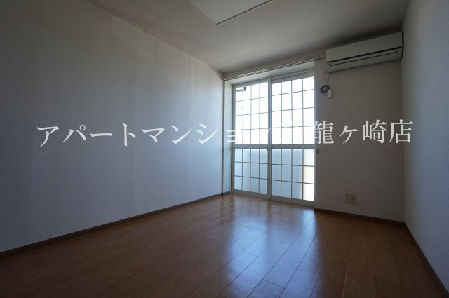 アミスターの洋室