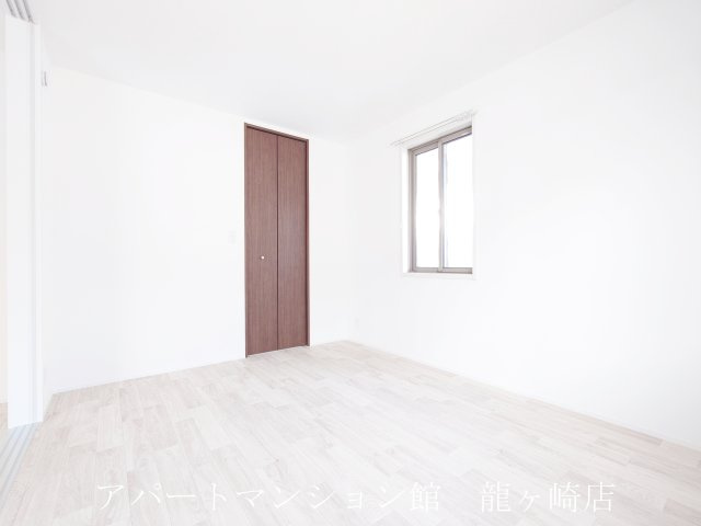 プラムコート(ZEH)の洋室